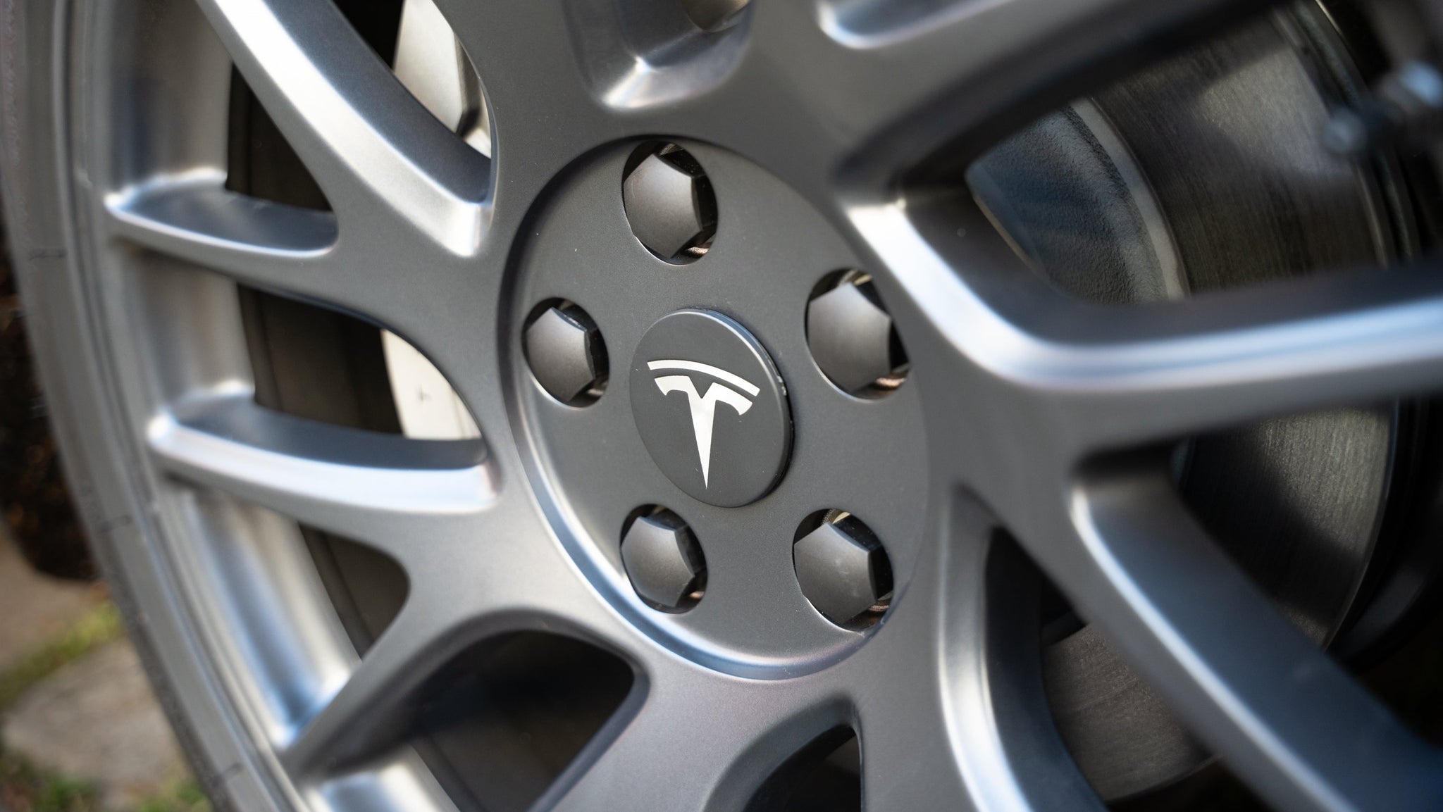 Radnabenabdeckungen mit Logo (4x) für Tesla Model 3/Y/S