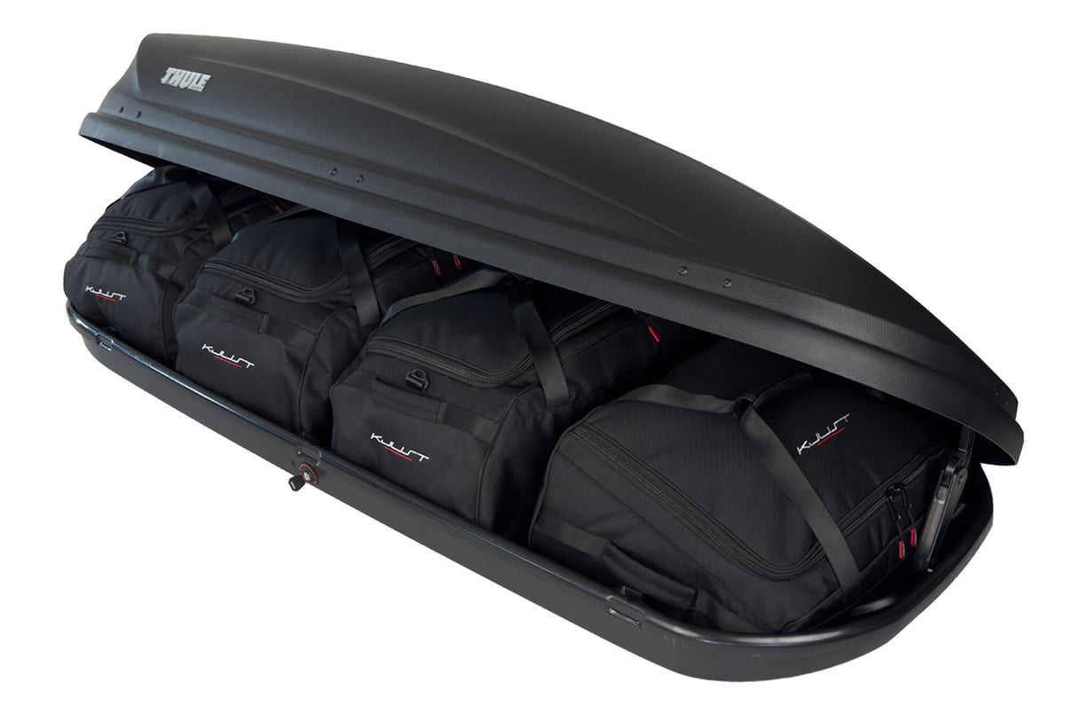 Kjust Taschenset in der Thule Touring M Dachbox