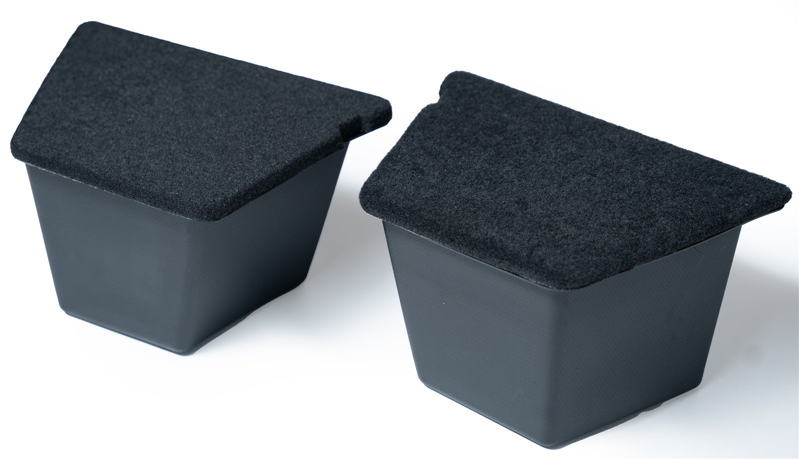 Stauf compartments for the pages in the trunk of the BYD Atto 3