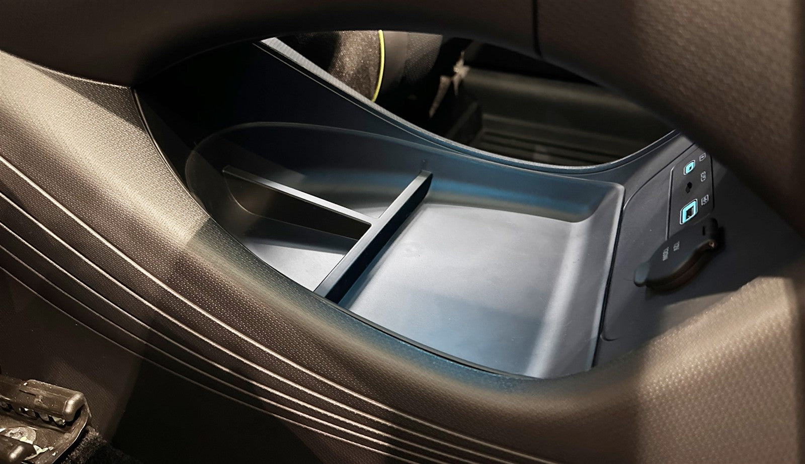 Disposal area Center console for the BYD Atto 3