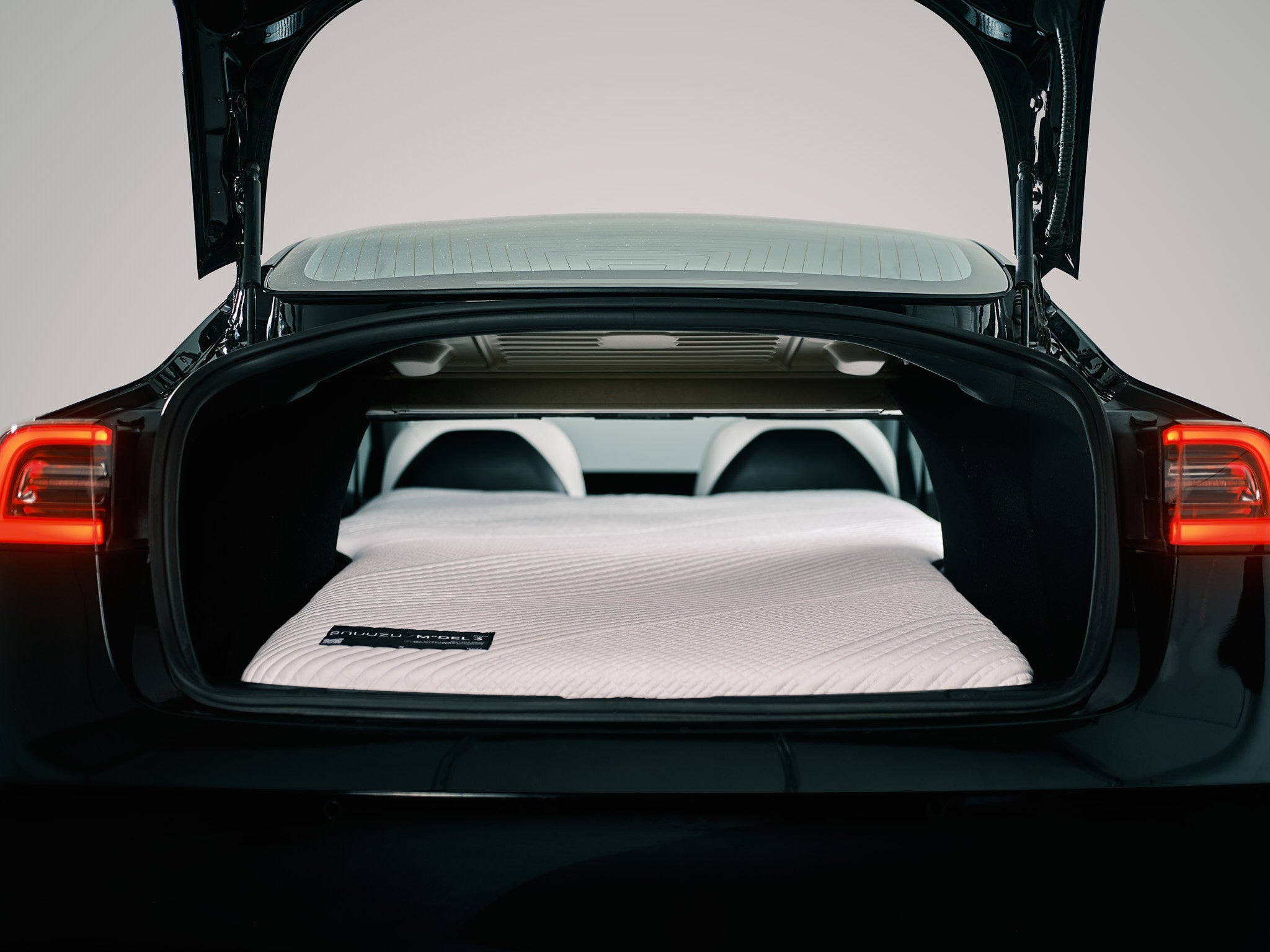 Snuuzu Camping Matratze für das Tesla Model 3