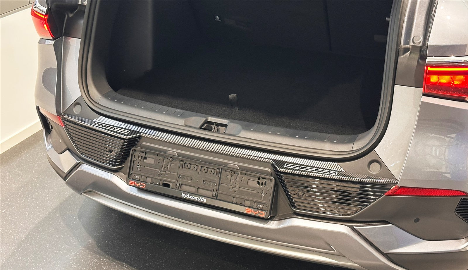 Schutzblende (draußen) Ladekante für den BYD ATTO 3