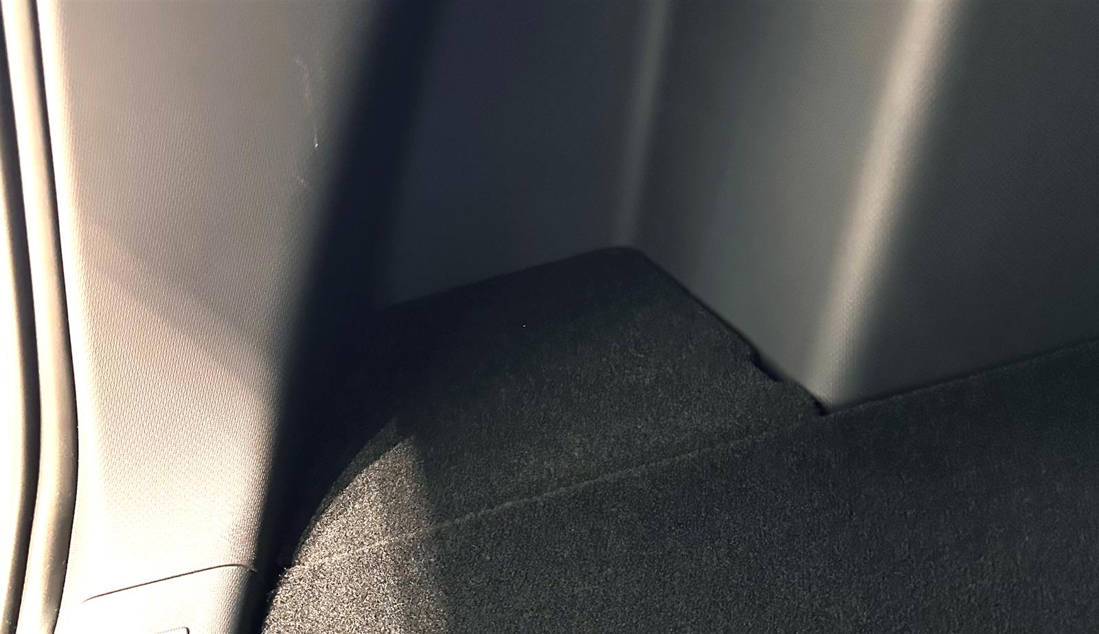 Staufächer für die Seiten im Kofferraum des BYD ATTO 3