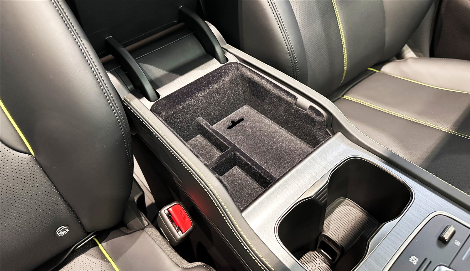 Organizer box for the armrest of the BYD Atto 3
