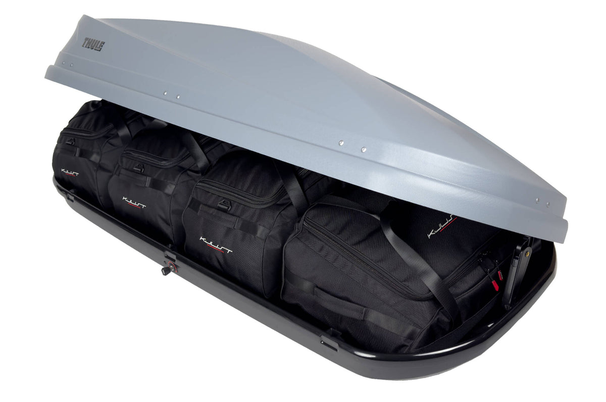 Kjust Taschenset in der Thule Touring L Dachbox