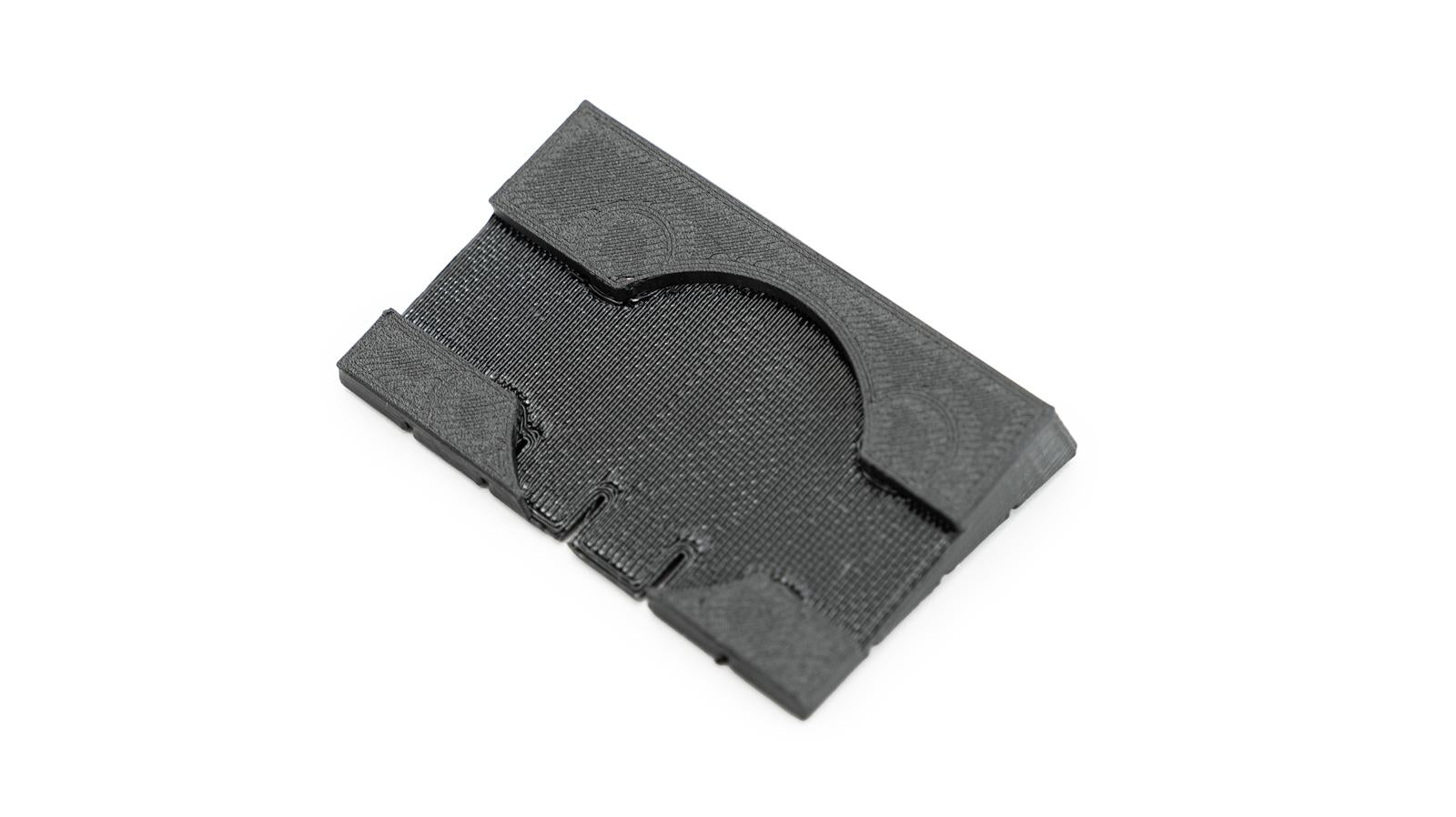 Magnetischer Halter für die Abdeckplatte der Anhängerkupplung des Tesla Model Y