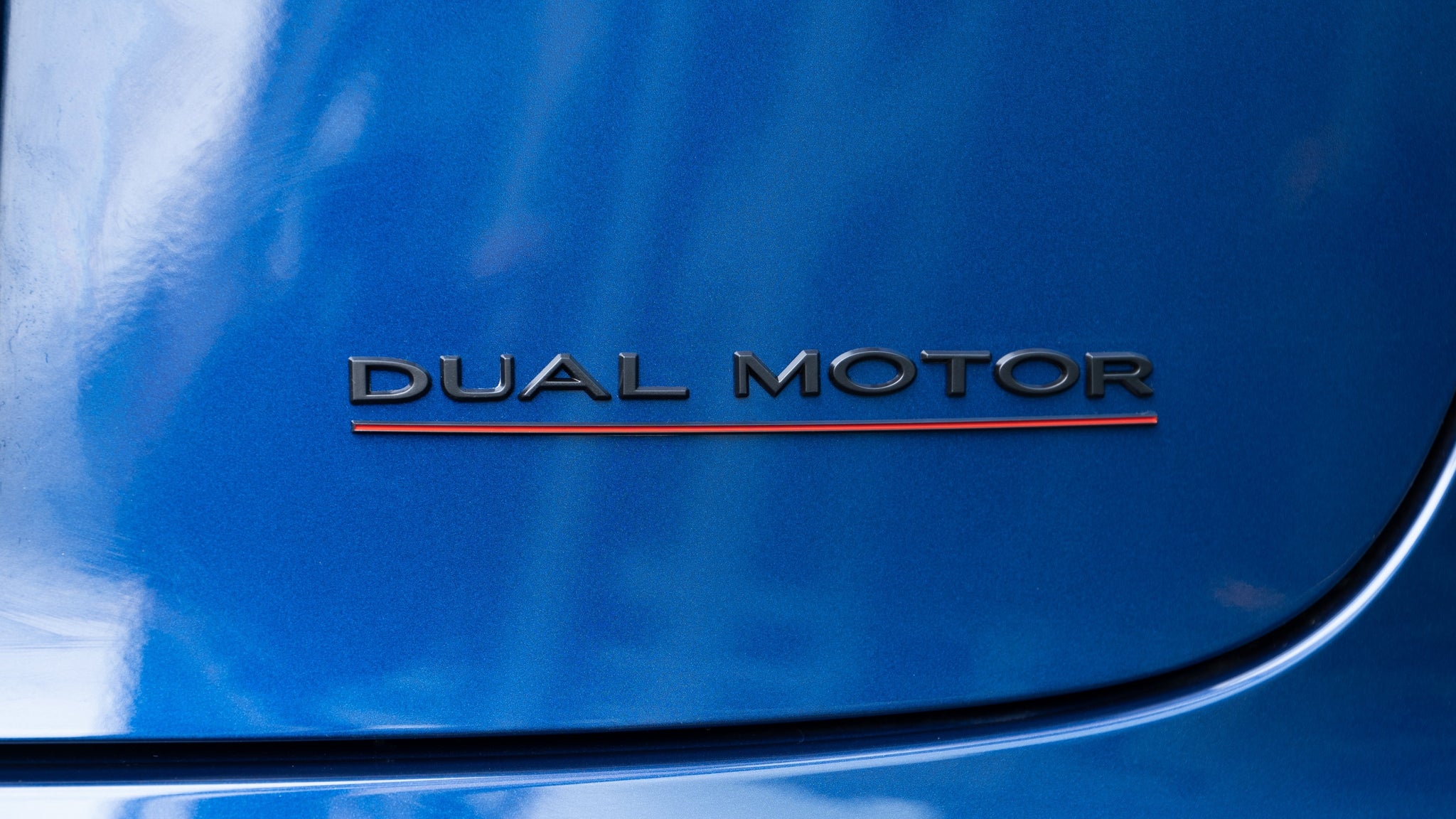 Dual Motor Schriftzug für das Tesla Model 3/Y