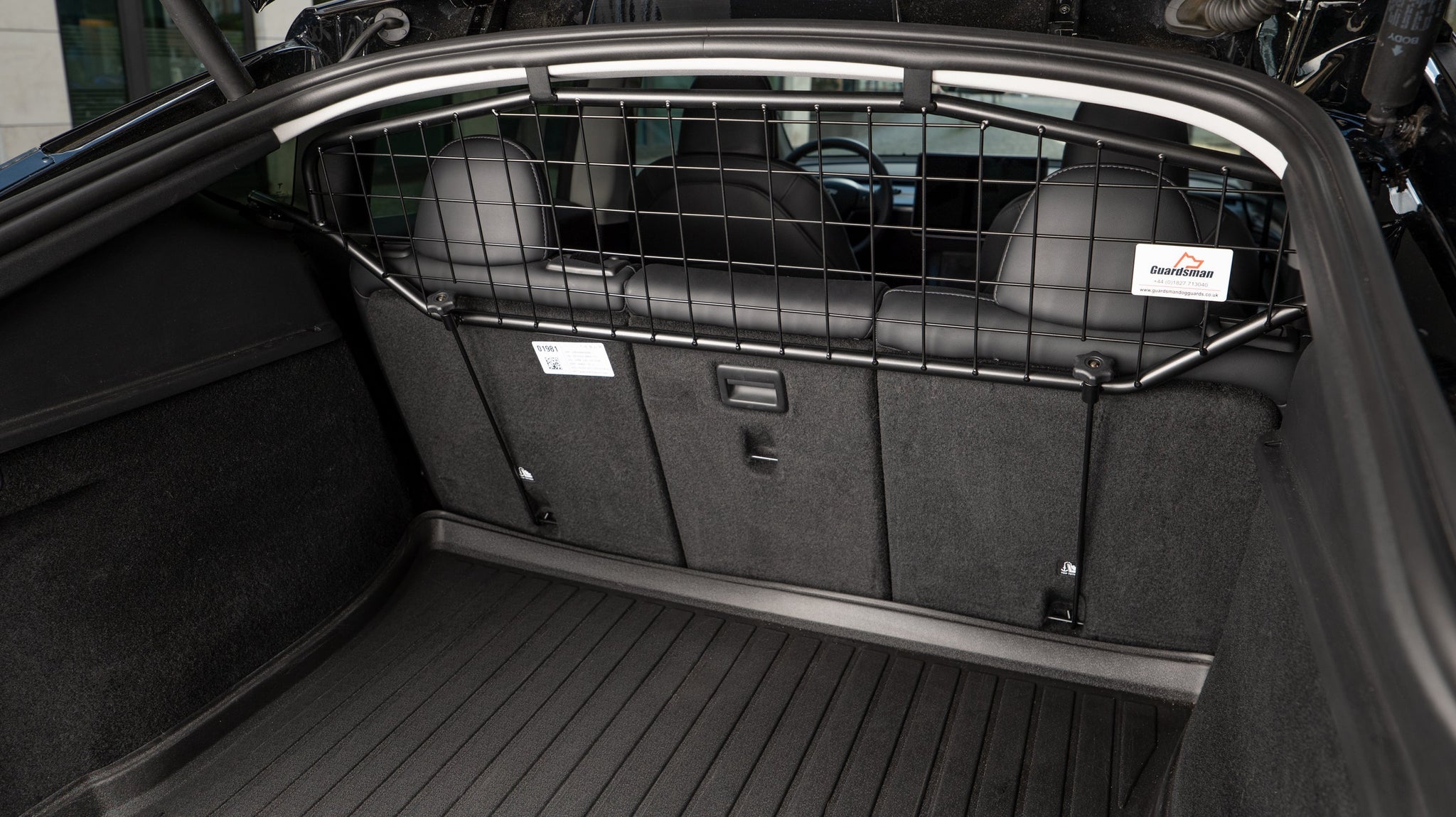 Hundetrenngitter für das Tesla Model Y