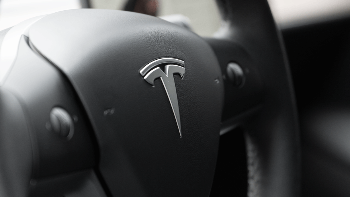 Logo Embleme in Schwarz für das Tesla Model Y
