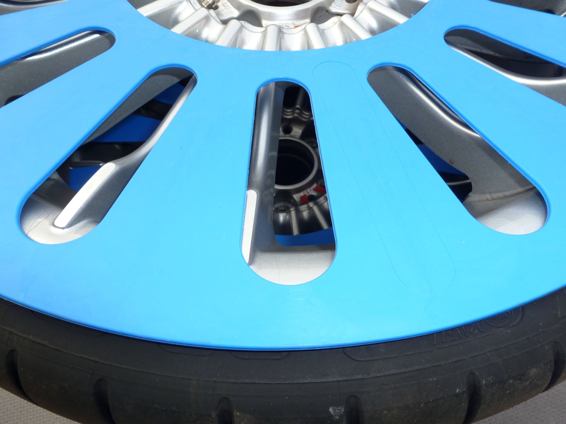 Rad protection mats for the storage of bikes