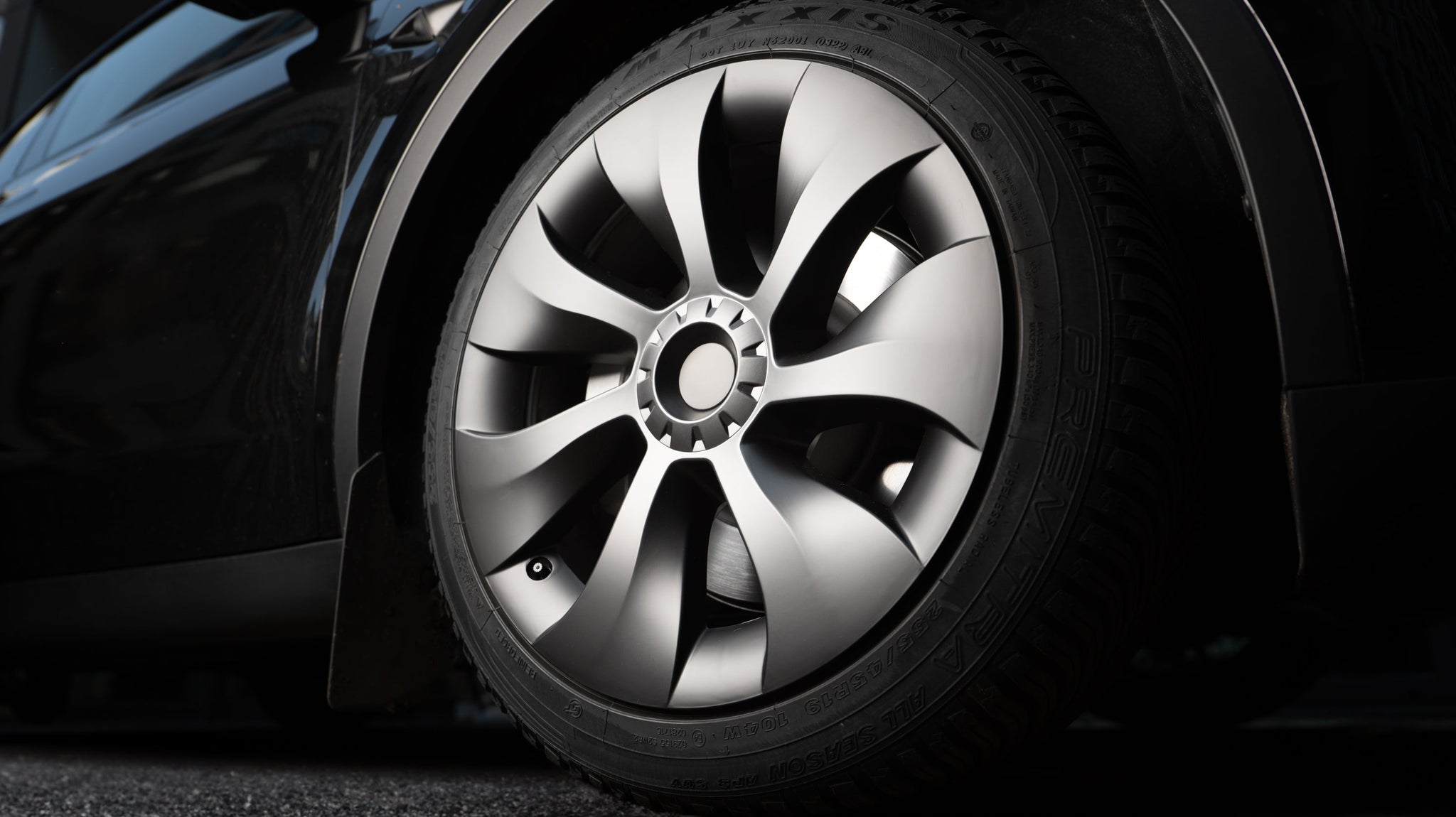 Turbo Radkappen im Turbinen Design für das Tesla Model Y