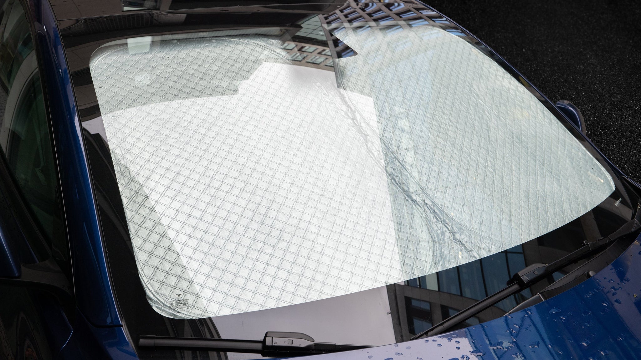 Wind protection discs sun and privacy protection for the Tesla Model Y