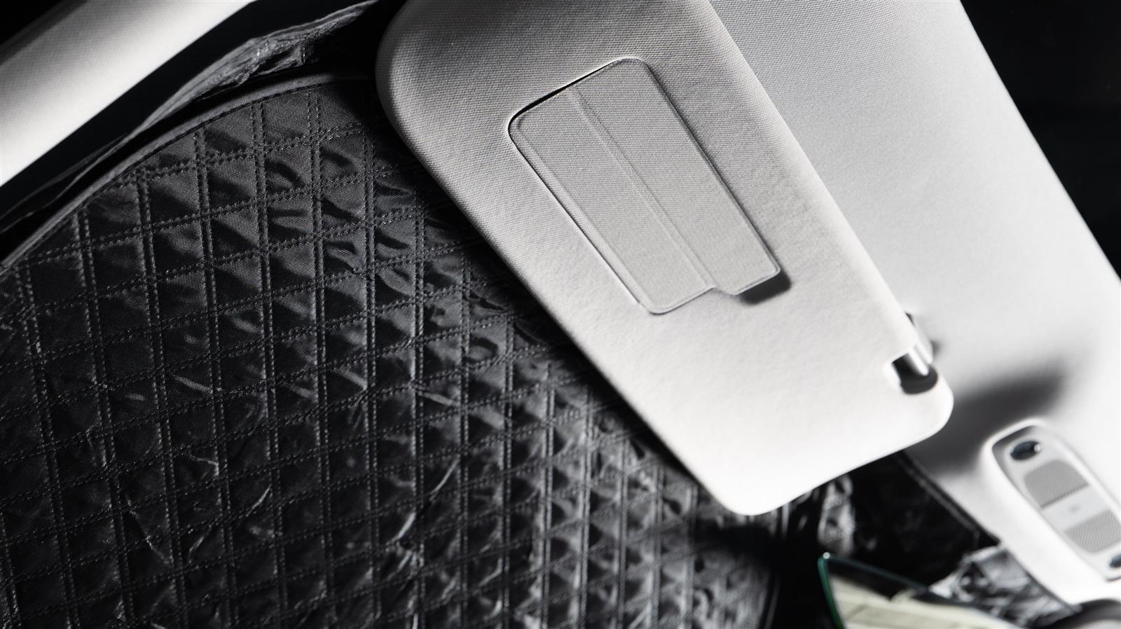 Wind protection discs sun and privacy protection for the Tesla Model Y